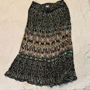 Chic Patterned Maxi Skirt in Green and Black